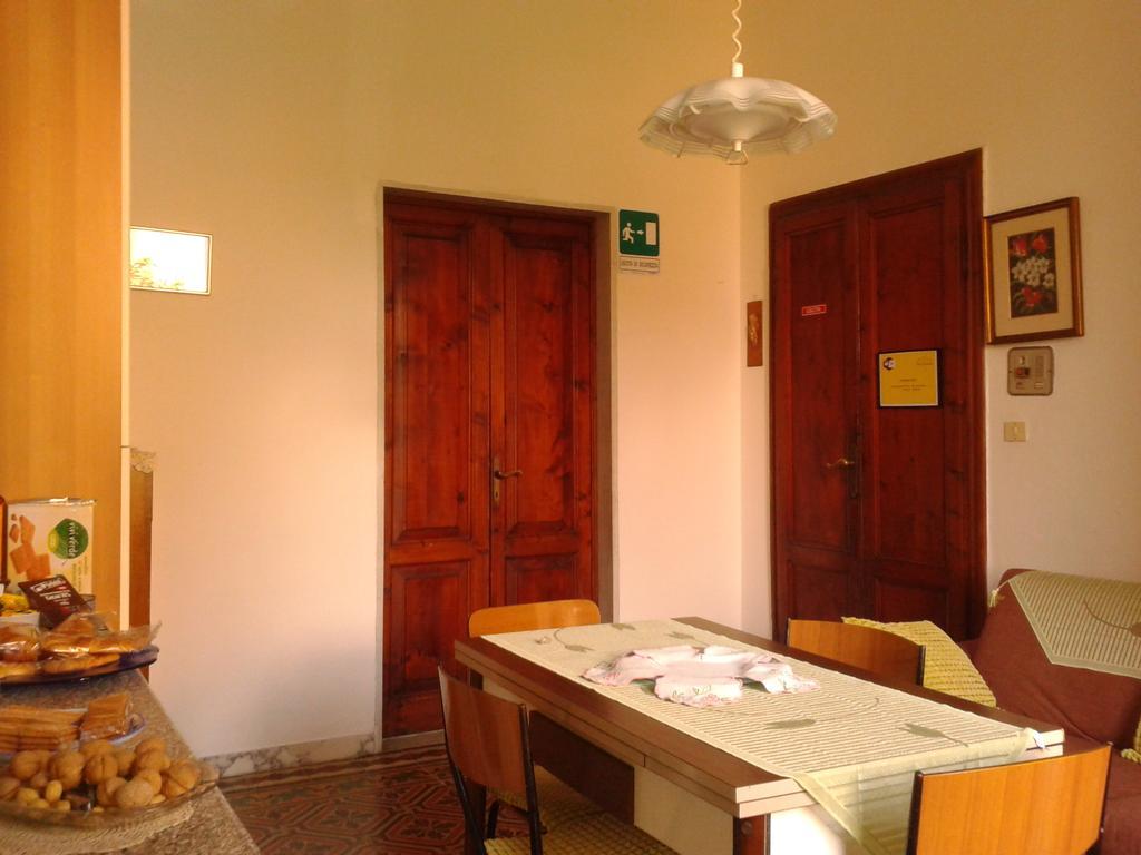 Eco B&B I Due Oleandri Marina Di Carrara Ngoại thất bức ảnh